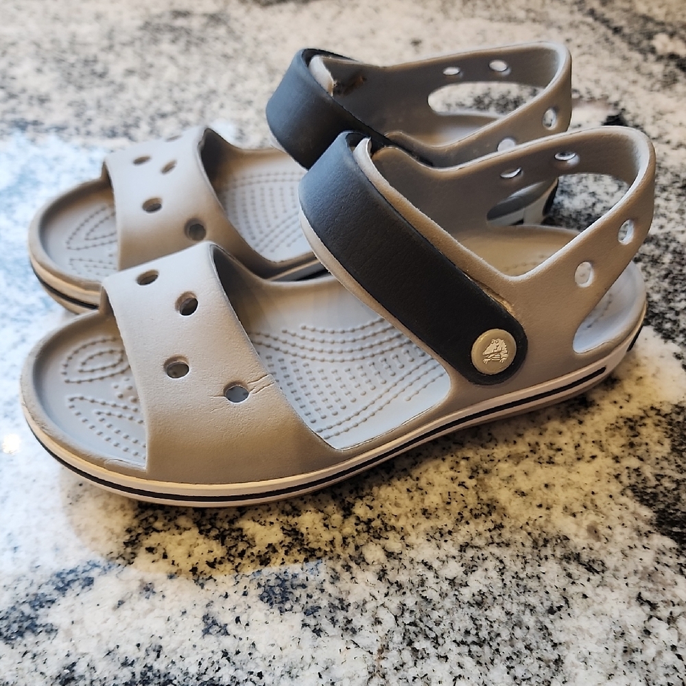 (C11) CROCS Gray & Black Sandals with Adjustable Heel Strap Summer Water Comfy